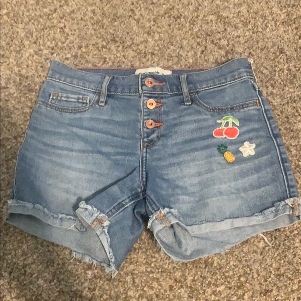 Abercrombie kids shorts.